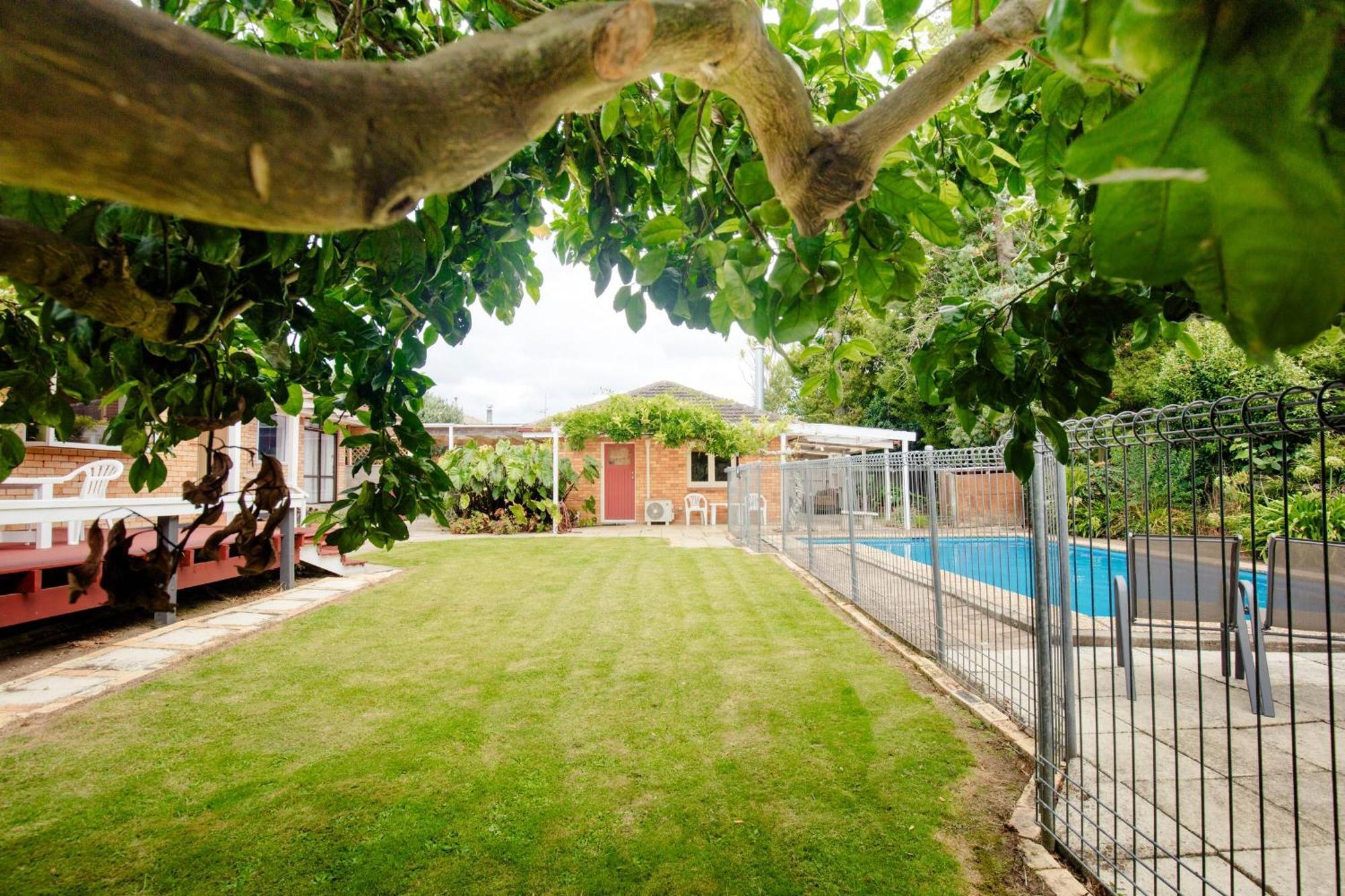 Vila Central Location So Much Space Pool Opens In Summer Hamilton Exteriér fotografie